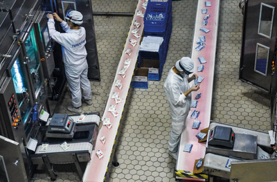 真假'鮮'牛奶 保質期長達20天，哪些乳企在'鉆空子'？